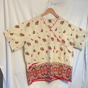 Black Star Paisley Scrub Top SZ 2X.